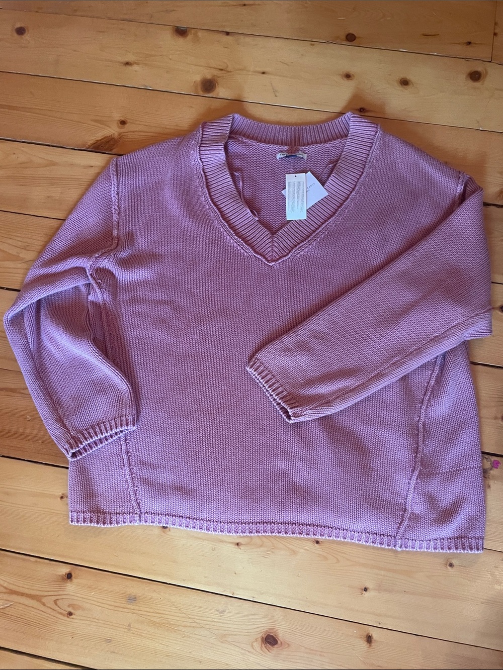 American Eagle Mauve Ribbed V-Neck Sweater